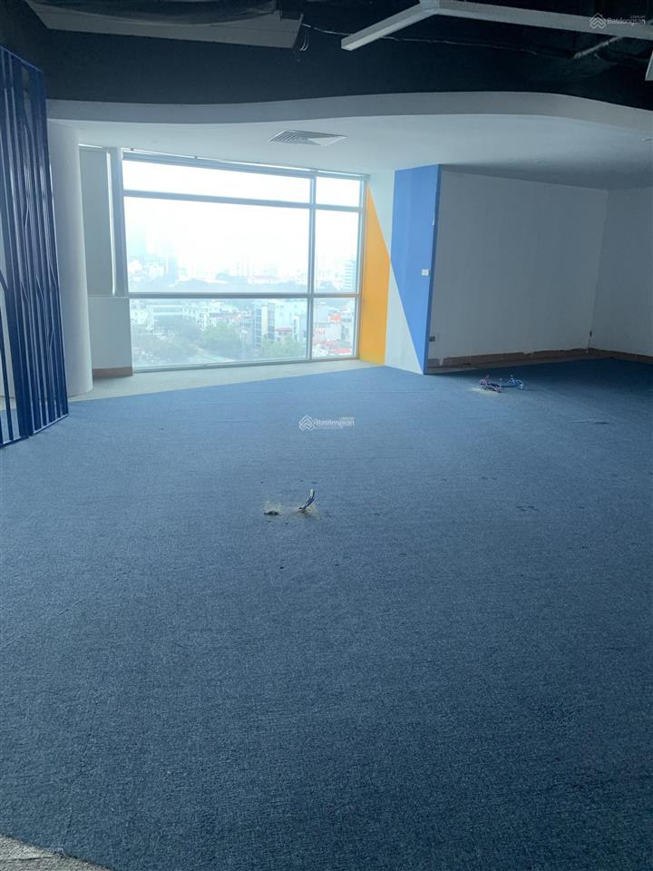 Cho thuê văn phòng quận cầu giấy, phố hoàng quốc việt. dt 140m2