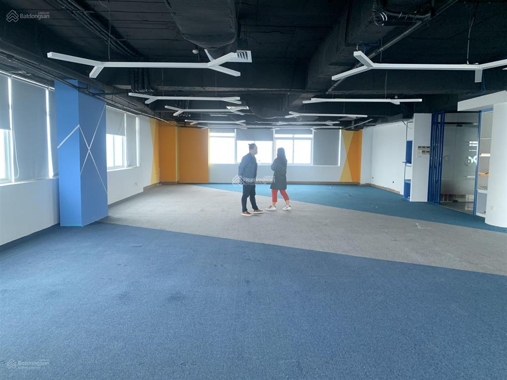 Cho thuê văn phòng quận cầu giấy, phố hoàng quốc việt. dt 140m2