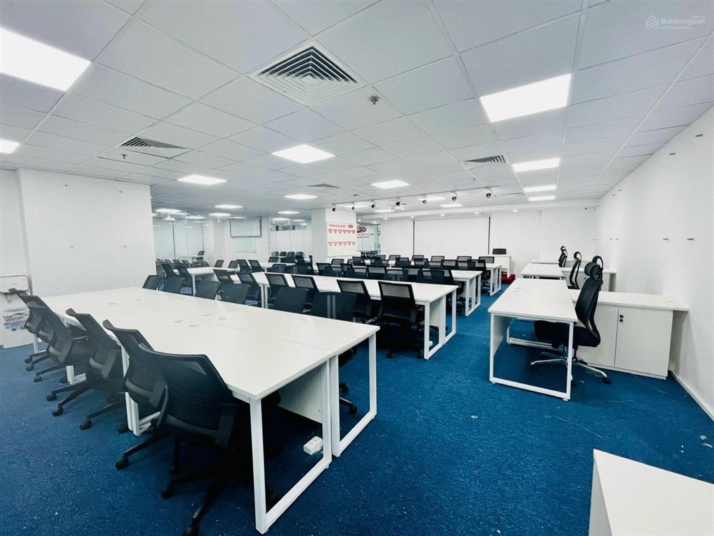 Cho thuê văn phòng quận hai bà trưng, phố bà triệu 250m2, giá 140 nghìn/m2/th