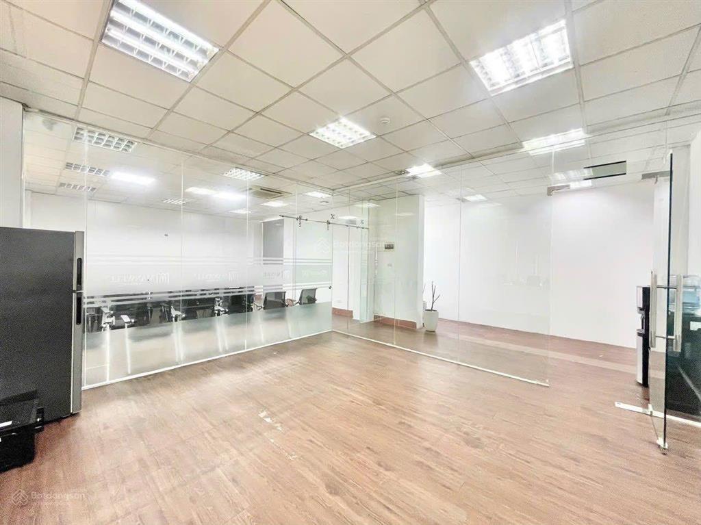 Cho thuê văn phòng quận hai bà trưng, phố bà triệu 250m2, giá 140 nghìn/m2/th
