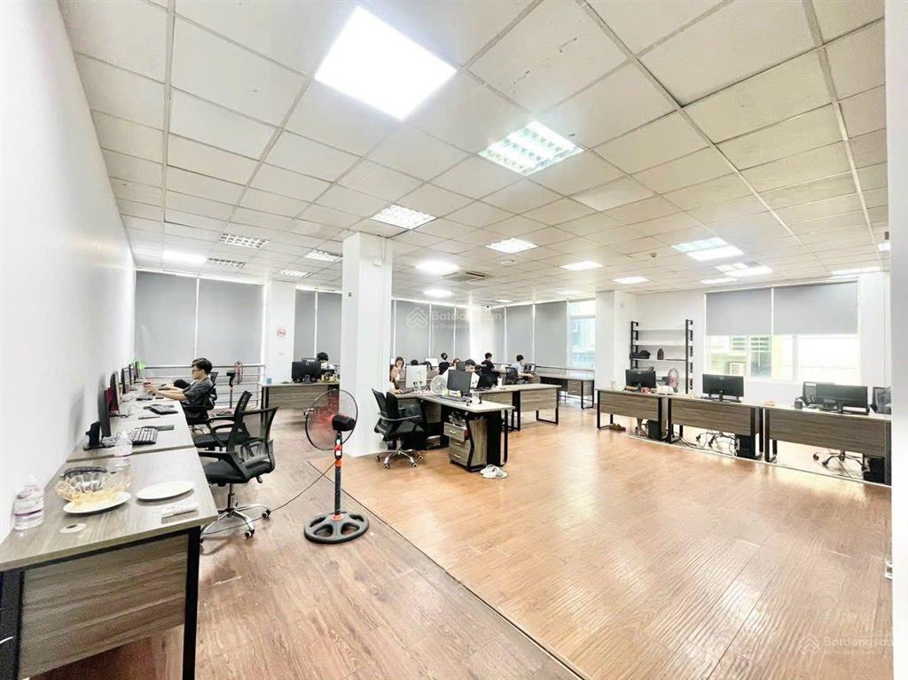 Cho thuê văn phòng quận hai bà trưng, phố bà triệu 250m2, giá 140 nghìn/m2/th