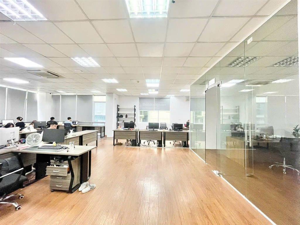 Cho thuê văn phòng quận hai bà trưng, phố bà triệu 250m2, giá 140 nghìn/m2/th