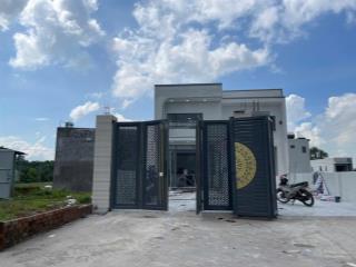 Bán nhà gần sân bay long thành, 1 trệt 1 lửng, 3 phòng ngủ, sổ hồng riêng.