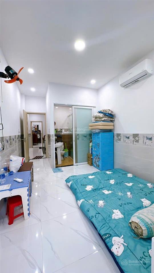 Bán nhà 4 tầng 6 phòng ngủ hẻm 4m quận 4