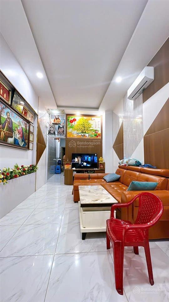 Bán nhà 4 tầng 6 phòng ngủ hẻm 4m quận 4