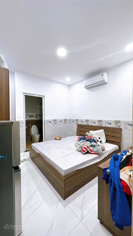 Bán nhà 4 tầng 6 phòng ngủ hẻm 4m quận 4