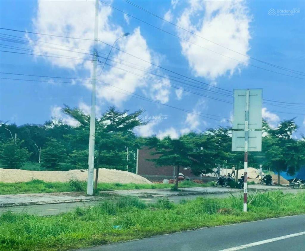 Cắt lỗ hơn 100tr  chủ sang nhanh lô megacity chỉ 360tr  sát công viên, sổ sẵn.  0919 832 ***