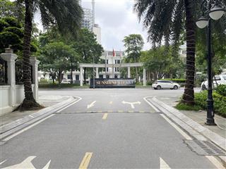 Vợ chồng tôi cần bán căn biệt thự sunshine city  view vườn hoa  nhà 2 mặt tiền !
