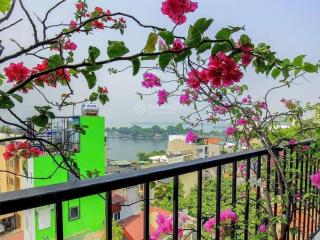 Bán toà apartment 16 tầng mặt phố nguyễn khắc hiếu ! view hồ  mênh mông.