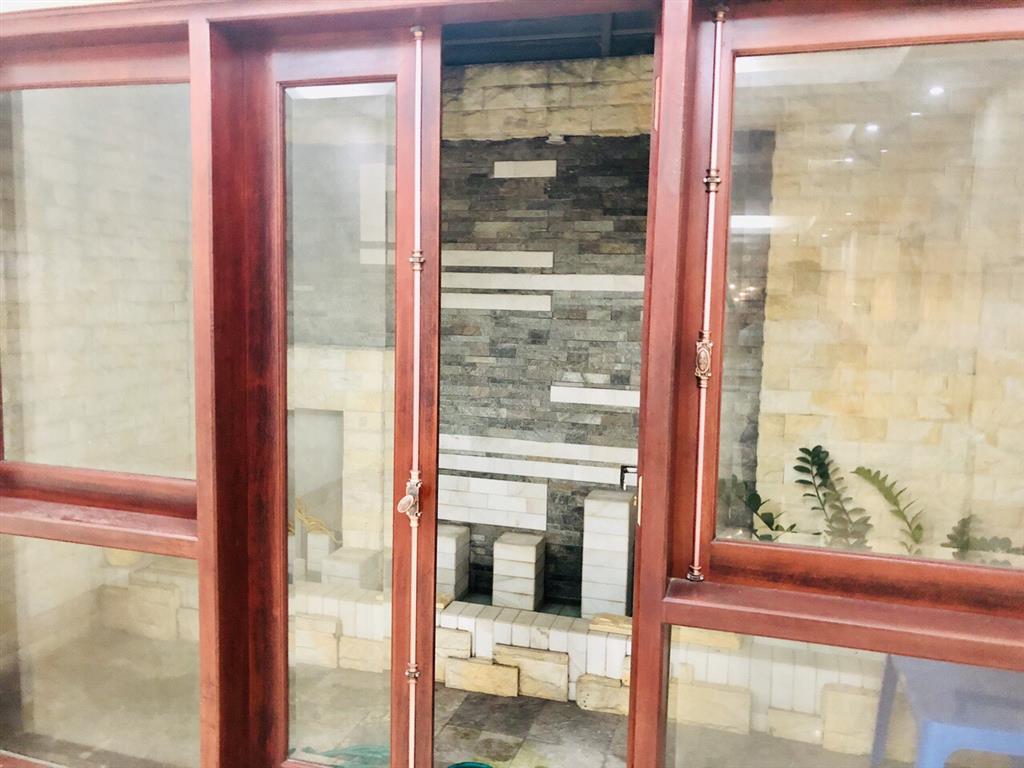 Cho thuê nhà liền kề 4.5 tầng làm văn phòng hoặc để ở tại kđt văn phú   0985 511 ***