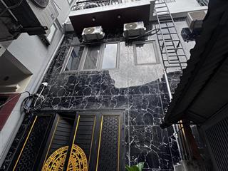 Chính chủ bán nhà 2 mặt thoáng, dòng tiển khủng, sát phố bạch mai.  chính chủ em xuân 0356 332 ***