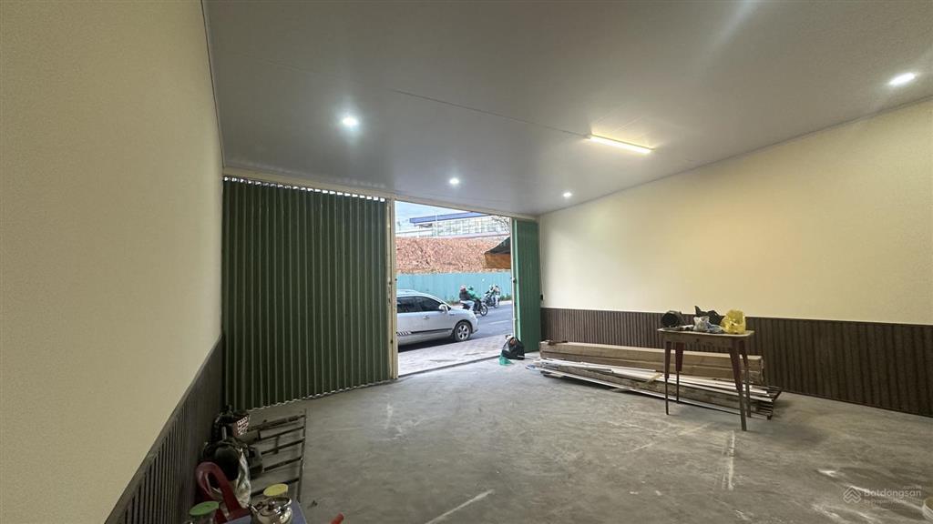 Cho thuê 90m mặt tiền mới đẹp đầu xô viết  nguyễn công trứ