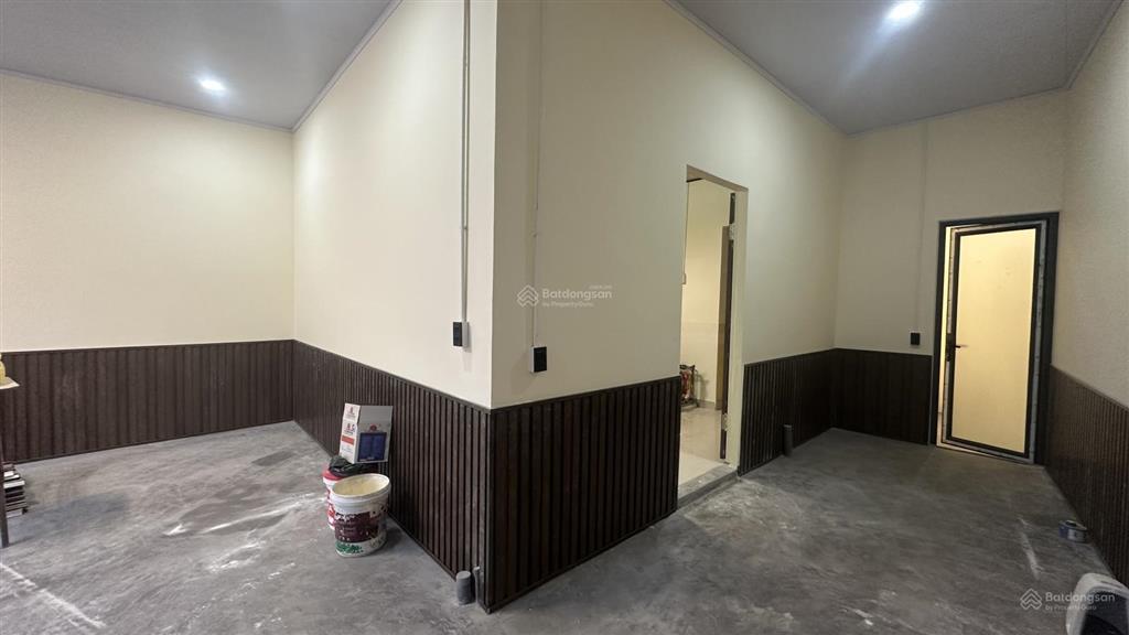 Cho thuê 90m mặt tiền mới đẹp đầu xô viết  nguyễn công trứ