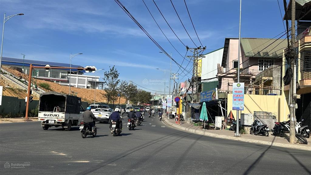 Cho thuê 90m mặt tiền mới đẹp đầu xô viết  nguyễn công trứ