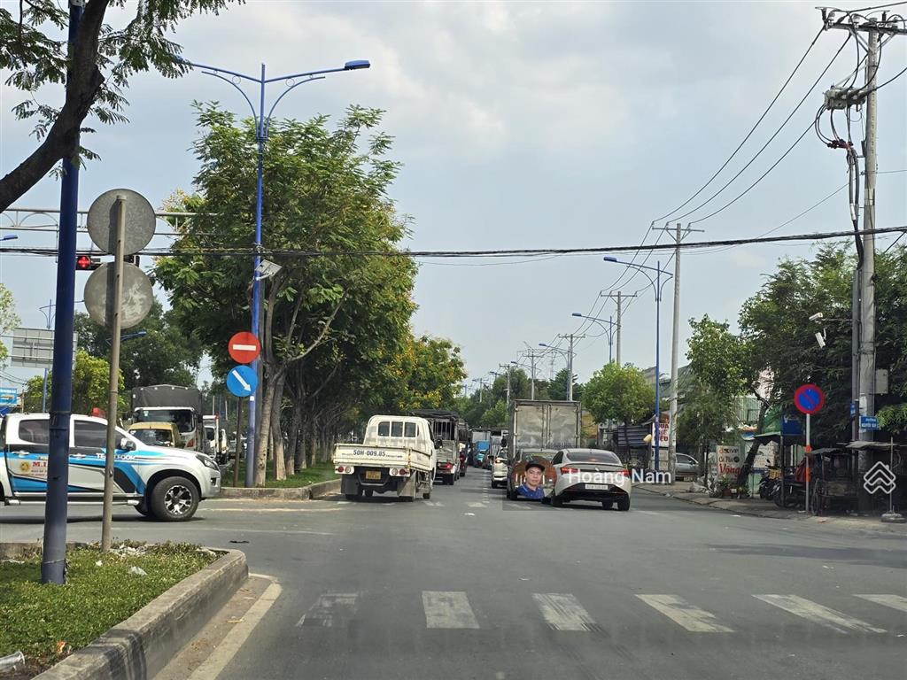 Bán nhà mt nữ dân công, ngay chợ tiên buôn bán. ngang 9,5 m