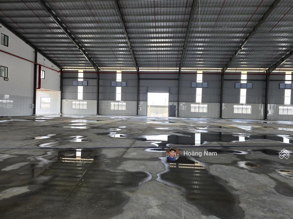 Bán xưởng 5000m2 + trang thiết bị máy móc ngành thép lá. kcn đức hòa long an, giá tốt