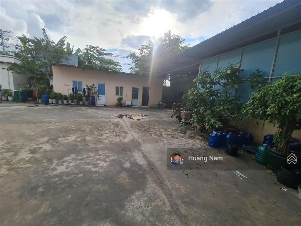 Bán xưởng 5000m2 ngoài kcn bến lức . pháp lý chuẩn . giá tốt