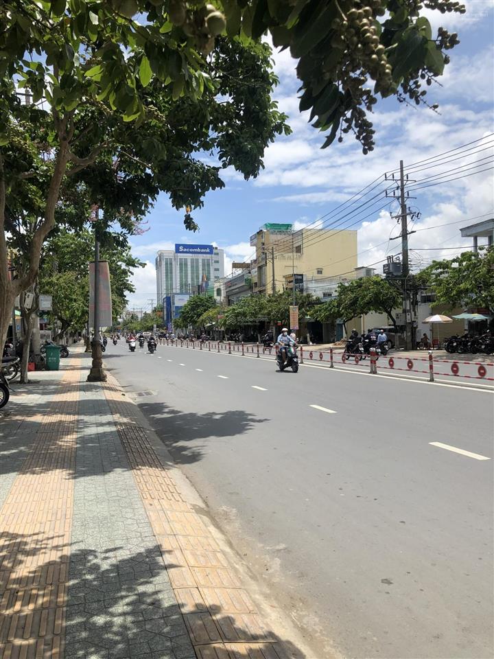 Cho thuê nhà mặt tiền đường đồng khởi trung tâm tp. bến tre, vị trí vàng kinh doanh