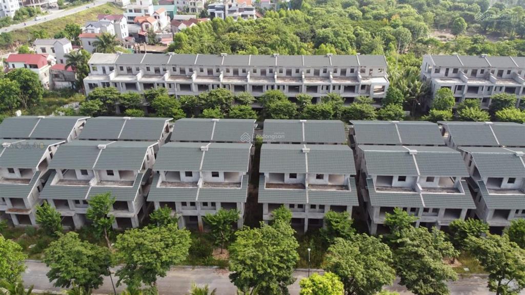 Bán căn nhà liền kề vạn tuế ecopark 100m2 vị trí trung tâm