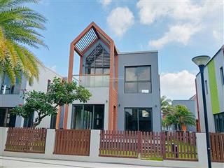 Bán biệt thự biển hồ tràm dt 12x20 = 240m2 giá chỉ 11 tỷ khai thác cho thuê 48tr/ đêm ngay biển