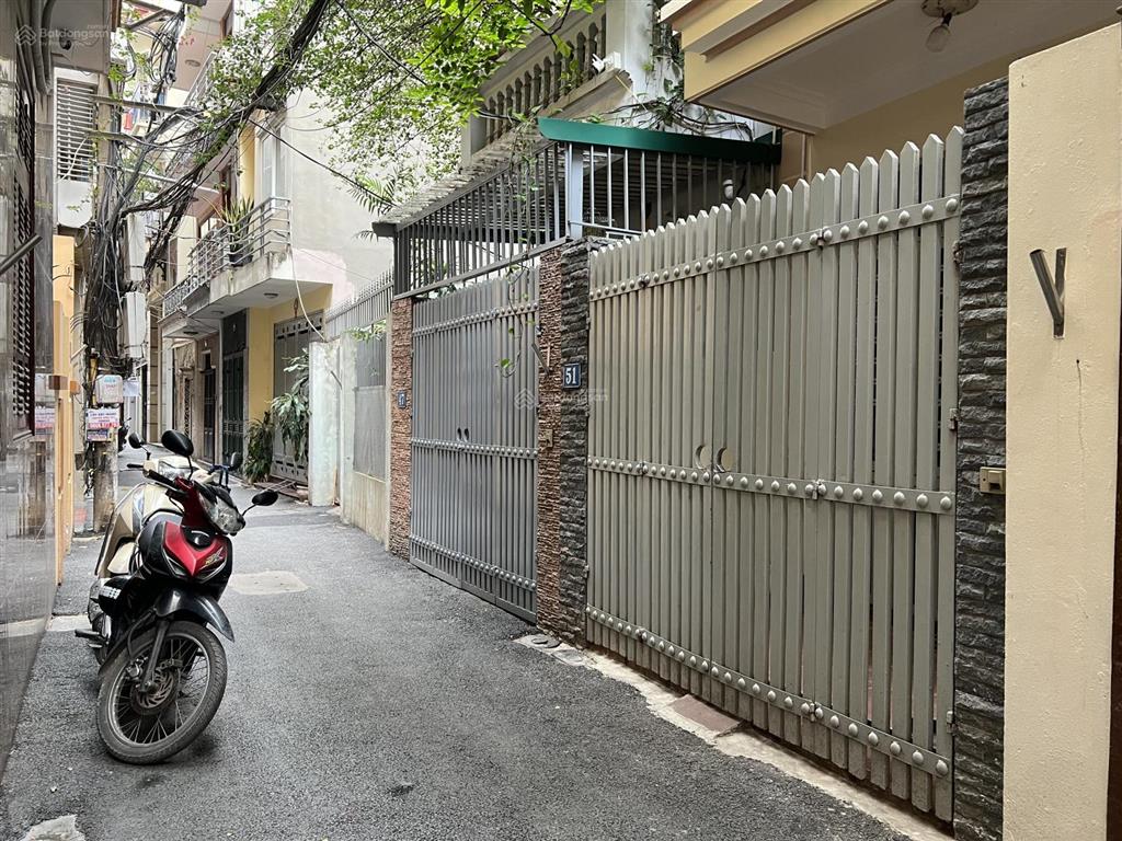 Bán nhà quan hoa, cầu giấy  5 tầng 50m2  giá 12.95 tỷ  cách mặt phố 50m