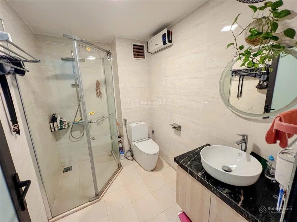 Bán nhà quan hoa, cầu giấy  5 tầng 50m2  giá 12.95 tỷ  cách mặt phố 50m