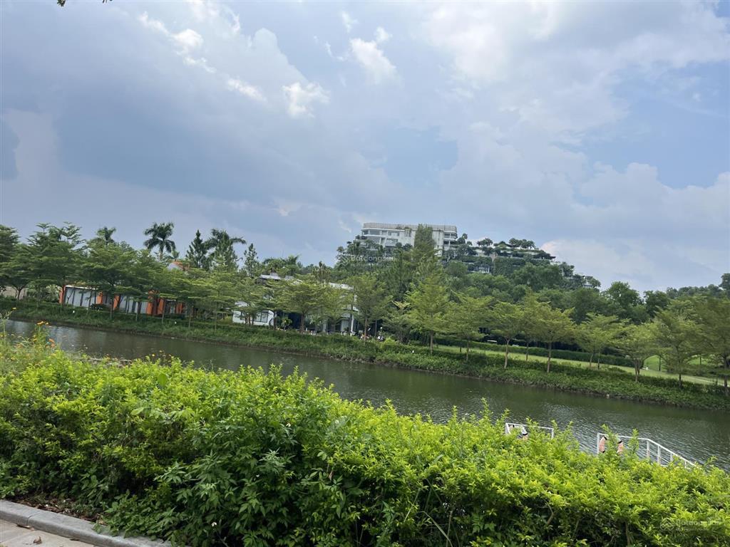 Cần chuyển nhượng lô đất góc mặt hồ thiên yến flamingo đại lải