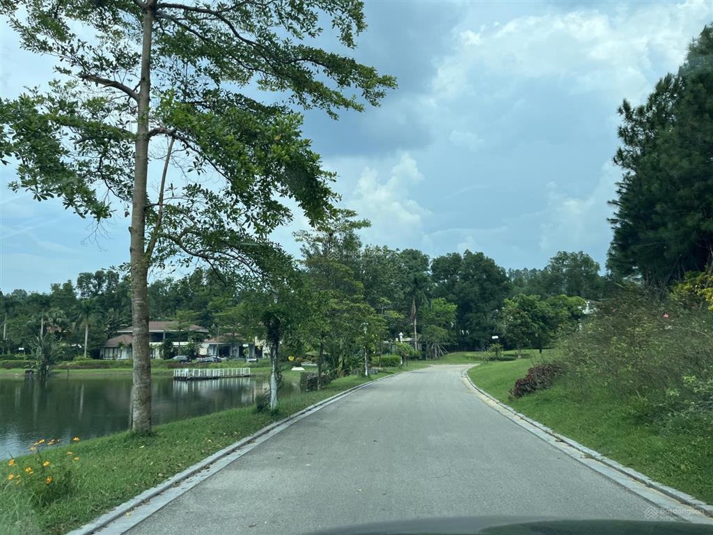 Cần chuyển nhượng lô đất góc mặt hồ thiên yến flamingo đại lải