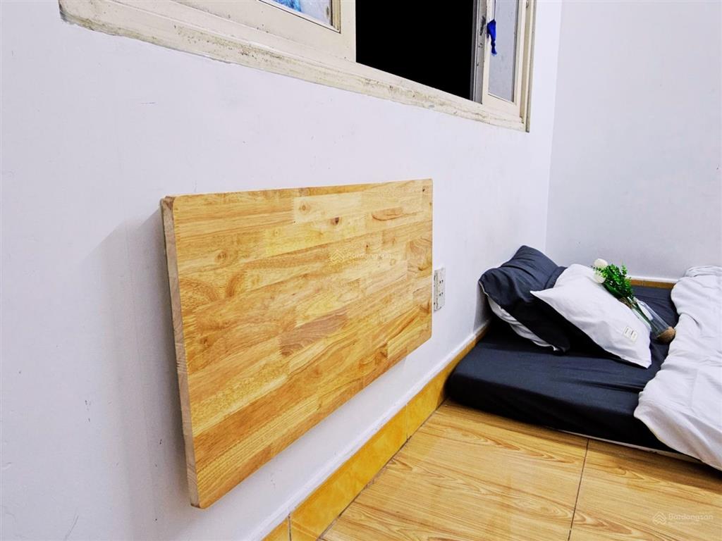 Phòng cho thuê ngay cầu nguyễn văn cừ, đầu tháng 10 trống