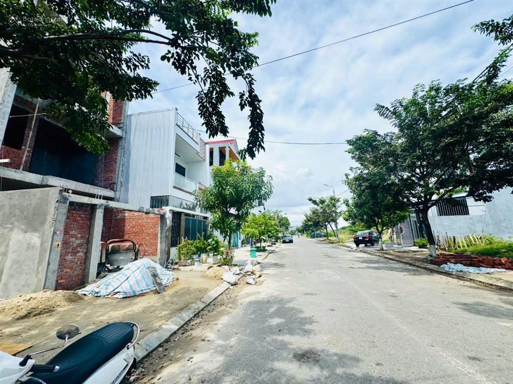 Cần bán lô đất đẹp đường phạm đình bân  song song võ chí công  hoà quý