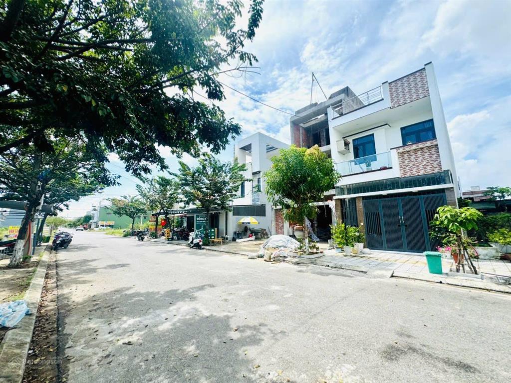 Cần bán lô đất đẹp đường phạm đình bân  song song võ chí công  hoà quý