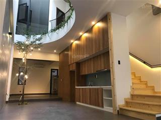 Cho thuê nhà đẹp hiện đại, mới nhất khu vực trung tâm phố hàn, cách biển 350 m