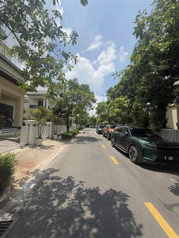 Bán biệt thự đơn lập 300m2 senturia vườn lài, an phú đông