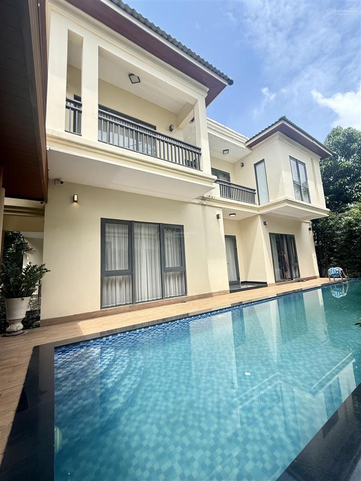 Bán biệt thự senturia 352m có hồ bơi riêng vườn lài an phú đông