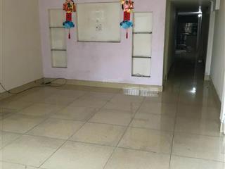 Cần bán gấp căn hộ chung cư thang bộ tầng 2, 100 hùng vương, quận 5