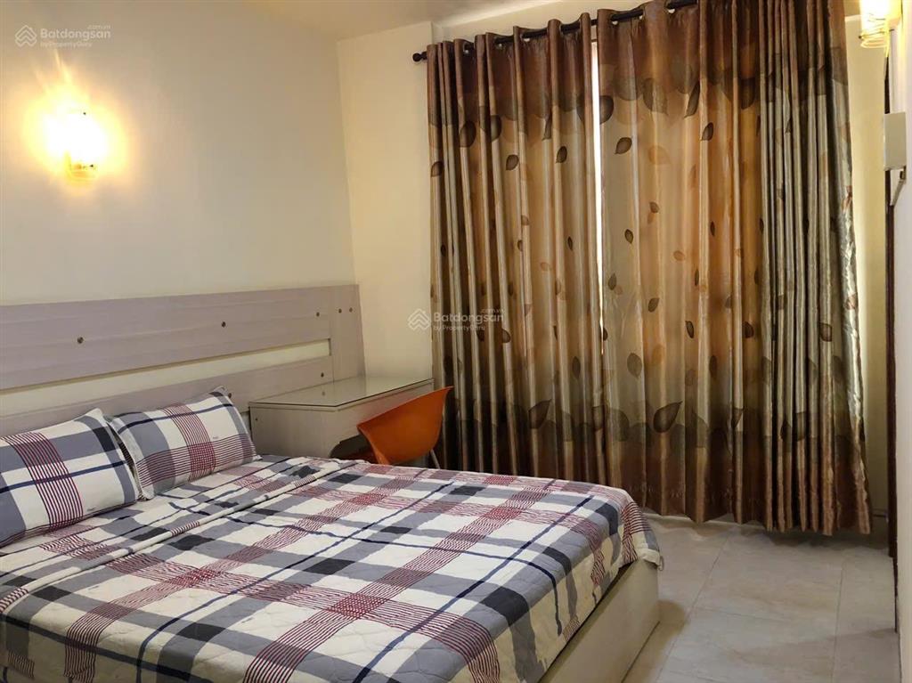 Cần cho thuê căn hộ hùng vương plaza q5 dt 130m2, 3 phòng ngủ, 3 wc, view thoáng mát giao thôn