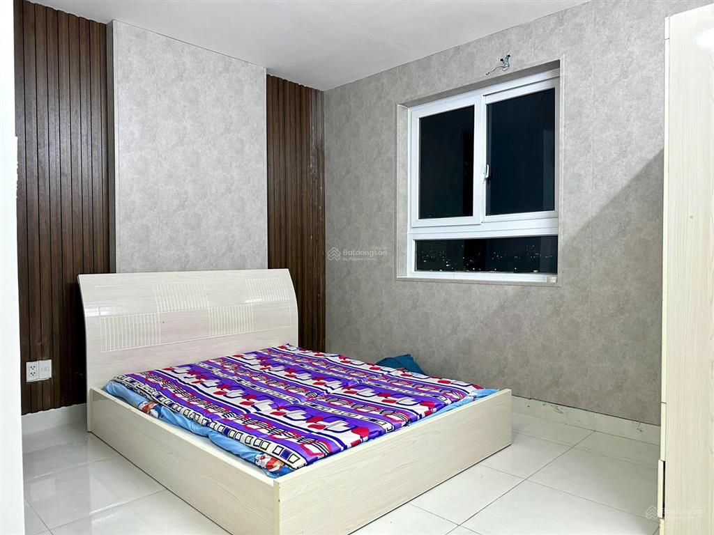 Cần cho thuê căn hộ hùng vương plaza q5 dt 130m2, 3 phòng ngủ, 3 wc, view thoáng mát giao thôn