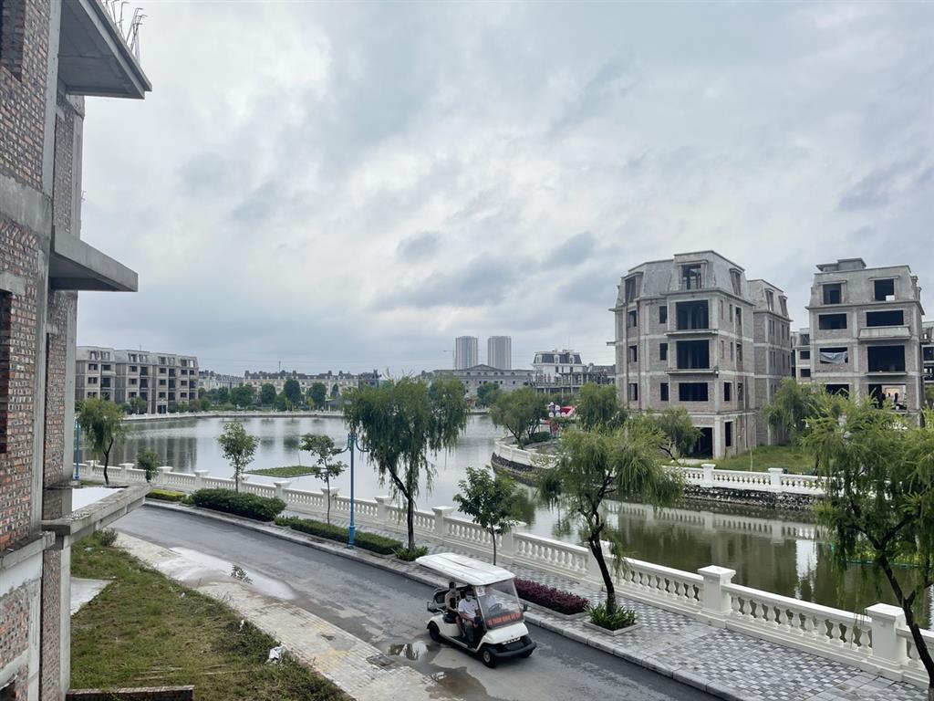 BÁN BIỆT THỰ 274M2 DÃY NV4  MẶT ĐƯỜNG 12M KDT LIDECO (0915458886)