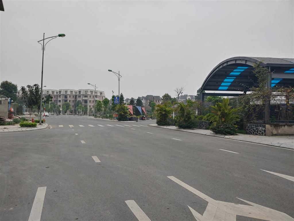 CẦN BÁN BIỆT THỰ MẶT ĐƯỜNG 31M, DÃY NV5  TẠI KDT LIDECO (0915458886)