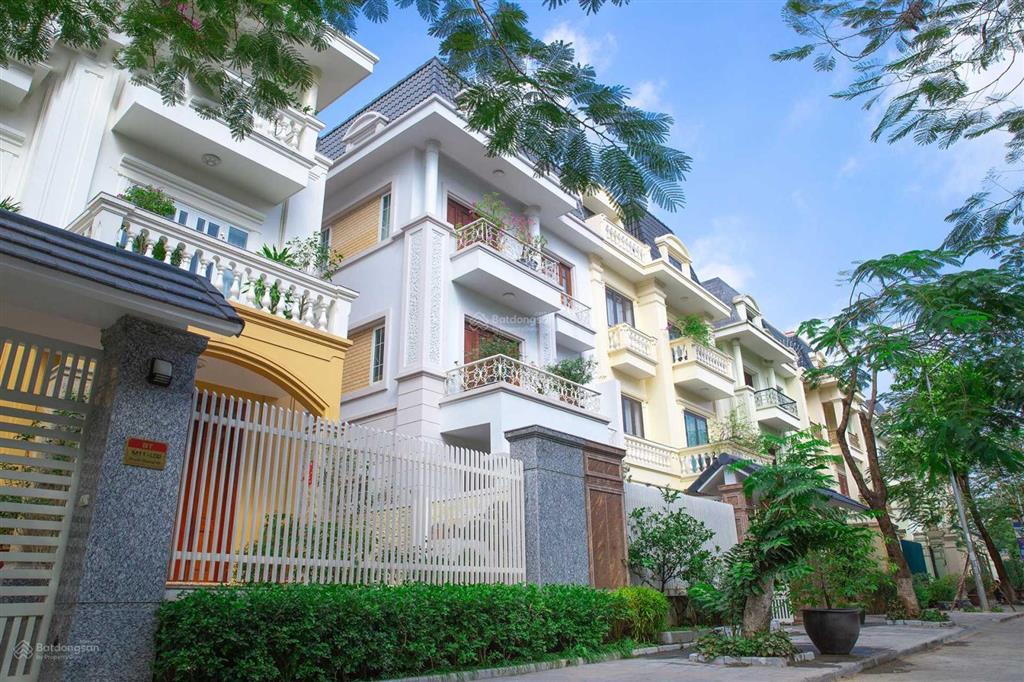 Rẻ  đẹp cho thuê biệt thự  liền kề 10tr, dt 100m2 hoàn thiện, vị trí đắc địa, 0976 883 ***