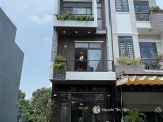 Nhà phố 3 tầng sổ hoàn công + sân vườn chill chill