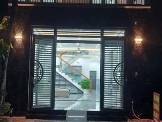 Nhà lầu trệt sân xe hơi vừa hoàn thiện chỉ 2tỷ 650
