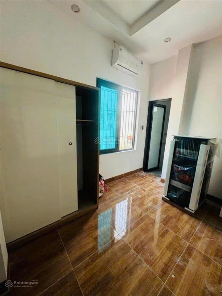 Bán căn nhà dòng tiền 6 tầng, mặt tiền 10m. giá 11.6 tỷ, vị trí khu vực ngã tư vạn phúc