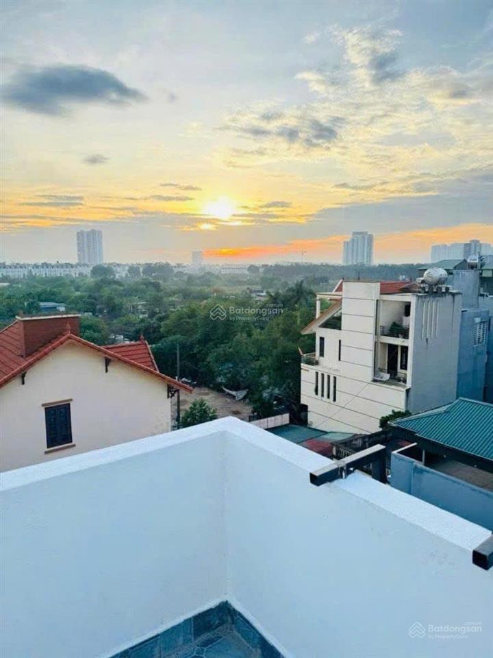 Bán căn nhà dòng tiền 6 tầng, mặt tiền 10m. giá 11.6 tỷ, vị trí khu vực ngã tư vạn phúc