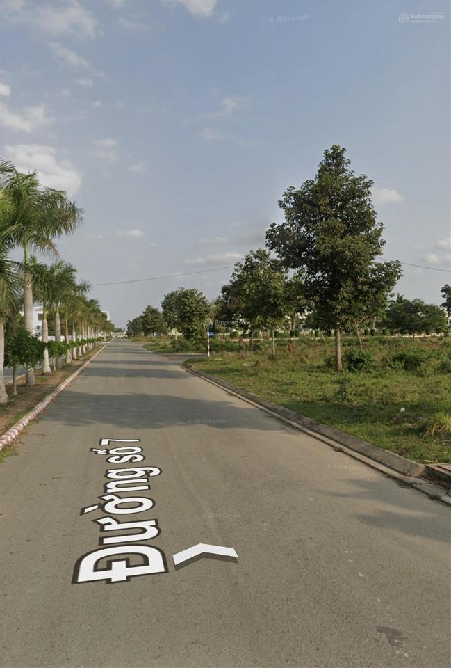 Chủ gởi bán lô góc đường số 7 & số 4 đối diện trần anh giá 7,5 tỷ.  0973 013 ***