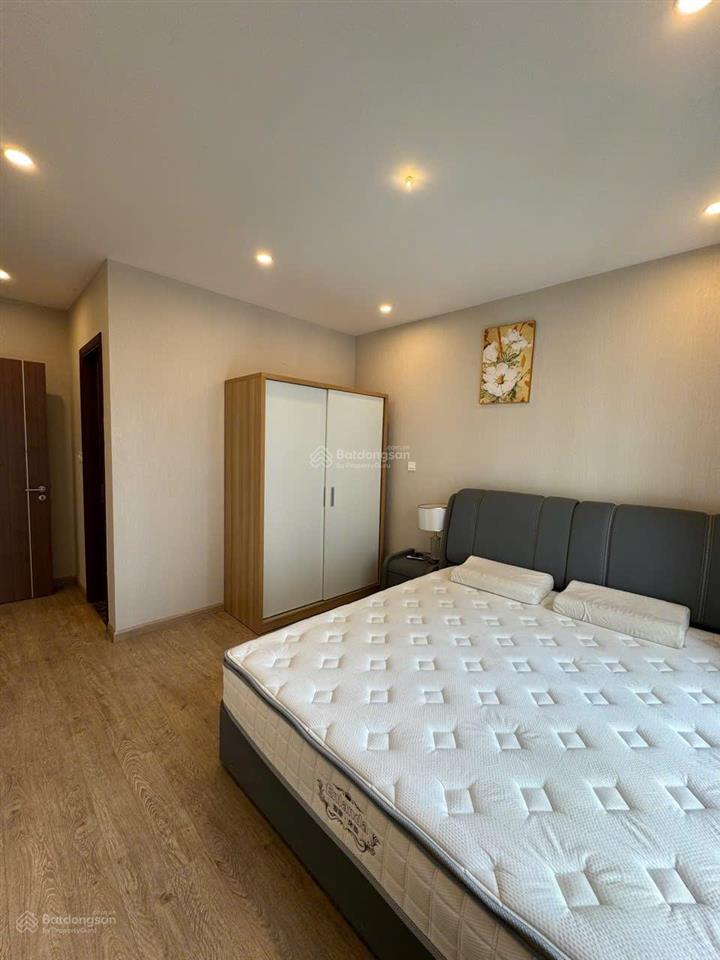 (giá tốt nhất toà) chính chủ cần nhượng lại căn 2 phòng ngủ 76m2 full nội thất tại florence