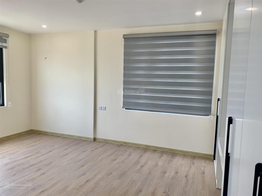 Cô em gửi bán căn hộ hoa hậu to nhất toà pandora triều khúc 143m3( 3 ngủ+1 kho và 3wc) 2 ban công