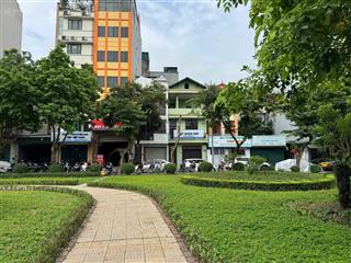 Chính chủ bán đất tặng nhà xây kiên cố.gia đình có nhu cầu đi nước ngoài lên nên không ở đến.