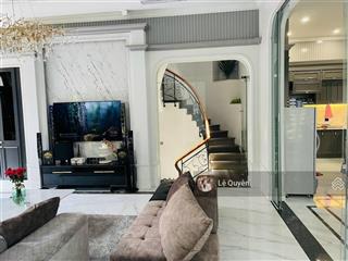 Giảm 2 tỷ , chỉ 43 tỷ ! bán biệt thự đẹp  3 tầng 150m2 ngay ga metro và vincom thảo điền  quận 2