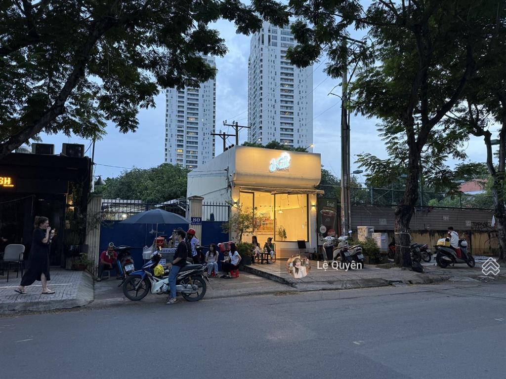 Rẻ! 65 tỷ hạ giá về 58 tỷ! bán về biệt thự thảo điền quận 2  dt 21x22m 410m2  3 lầu có sân vườn